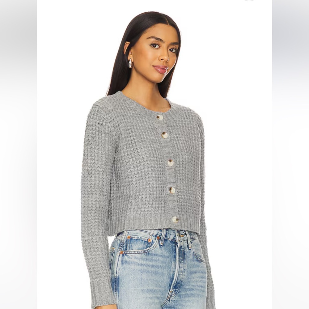 Alfie Cardigan in Heather Grey
MORE TO COME
New with tags 
Size small